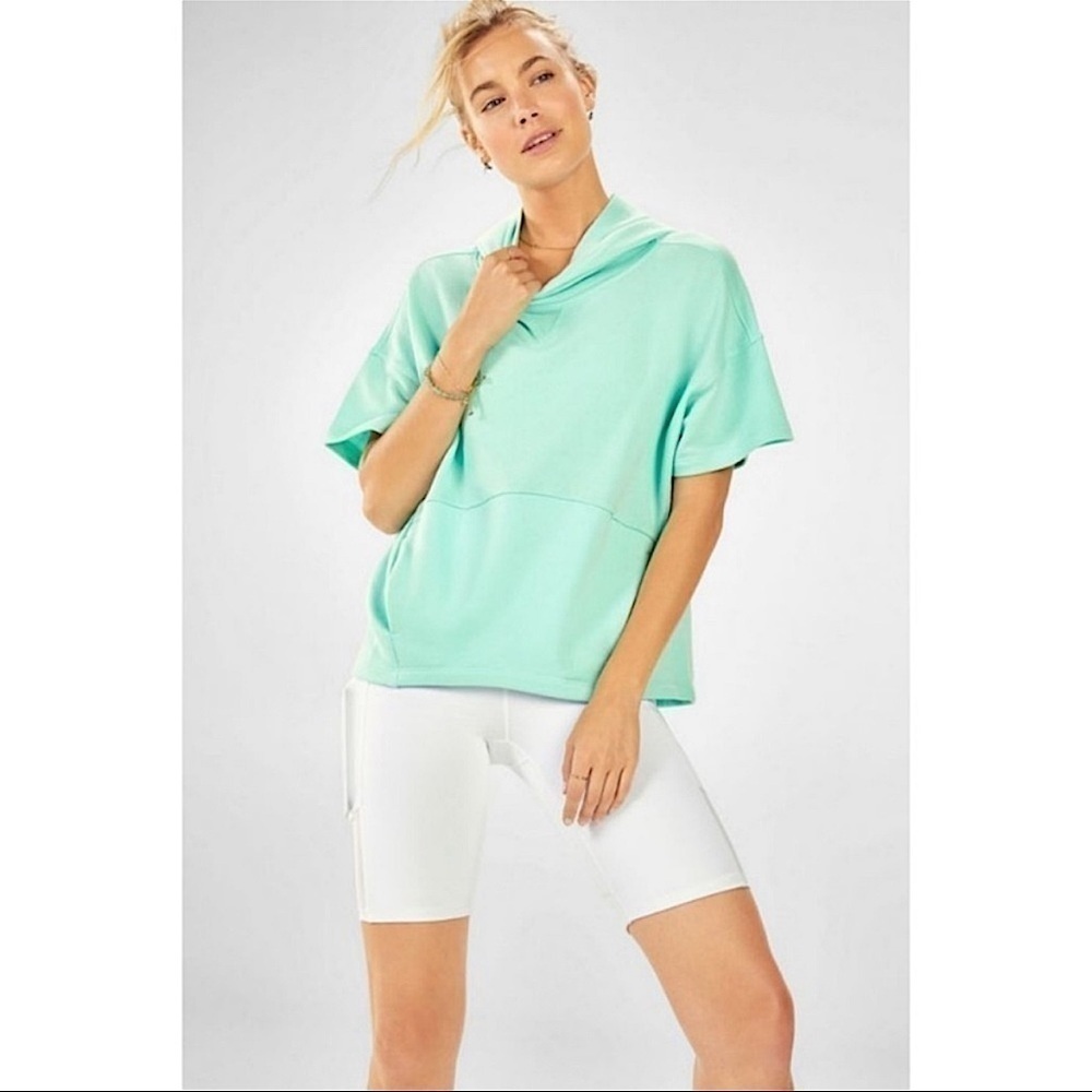 Fabletics Hadley oversized Hi-Low Short Sleeve Tee Hoodie in womens size M